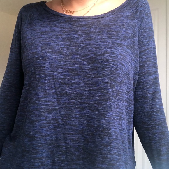 Two identical cut long sleeves - Picture 4 of 6